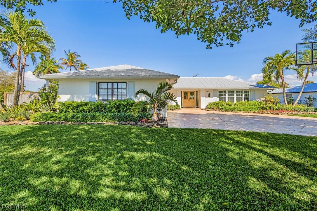 1323 Tanglewood Pkwy., Fort Myers, FL 33919