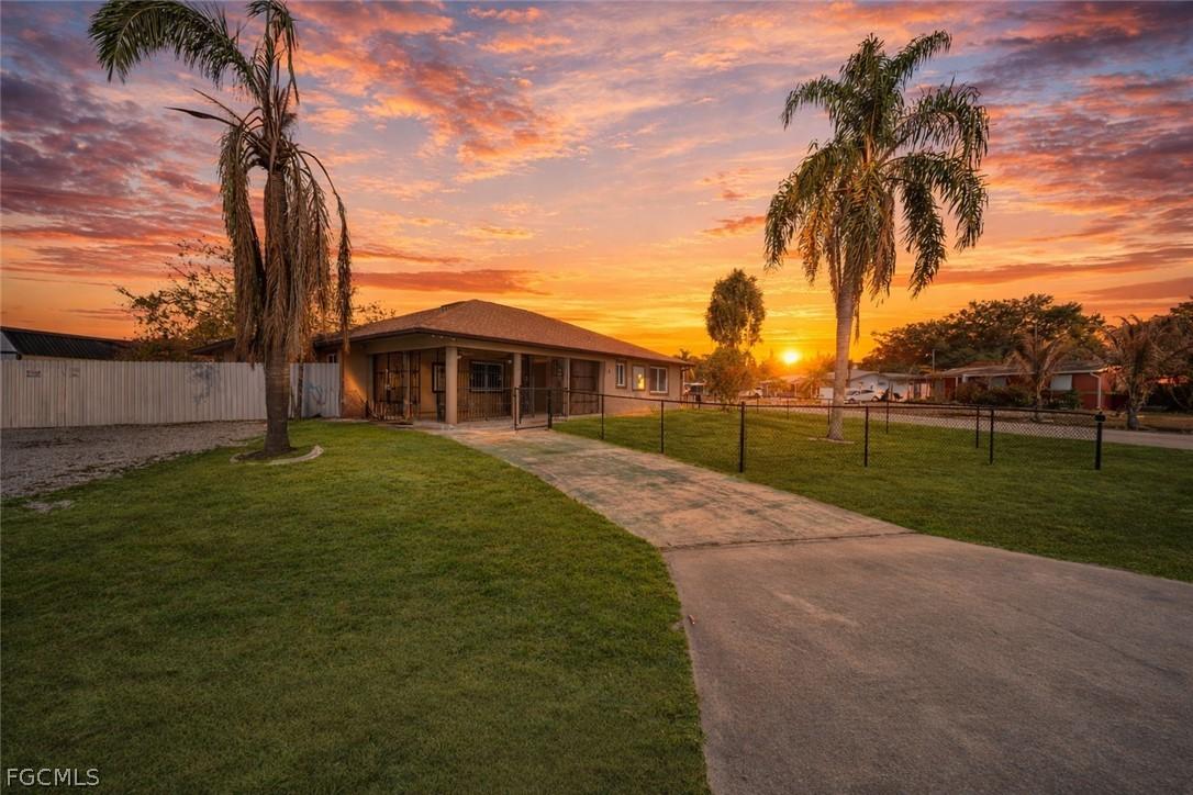 15 Willow St., Lehigh Acres, FL 33936