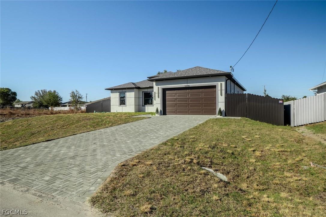 3206 14th St., Lehigh Acres, FL 33976