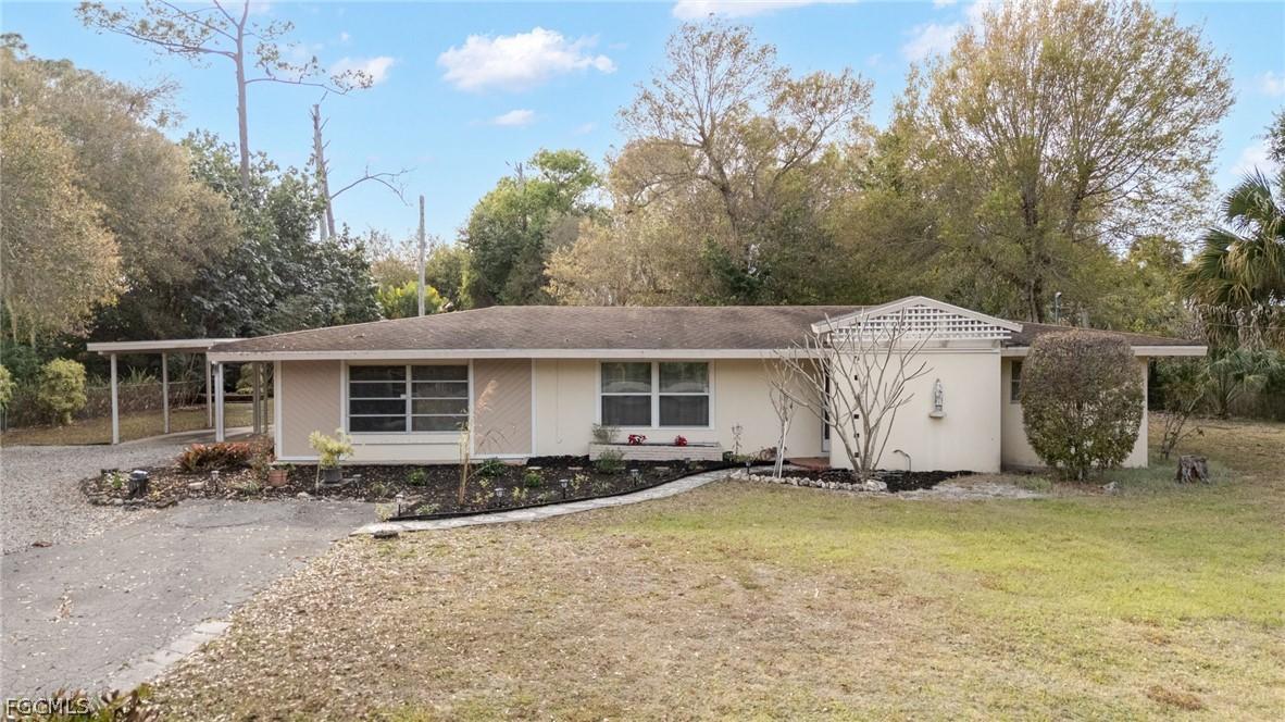 4220 Woodbrier Dr., Fort Myers, FL 33905