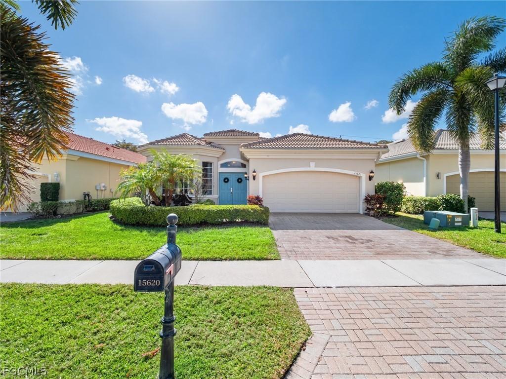 15620 Laguna Hills Dr., Fort Myers, FL 33908