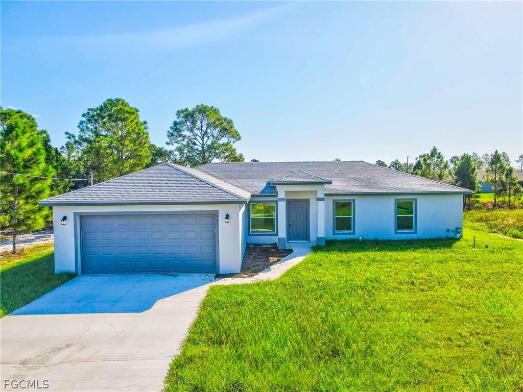 1246 Ecclesia St., Lehigh Acres, FL 33974