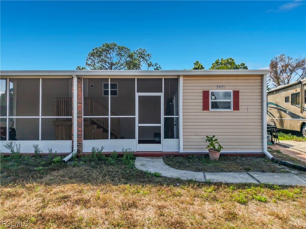 2425 Case Ln., North Fort Myers, FL 33917