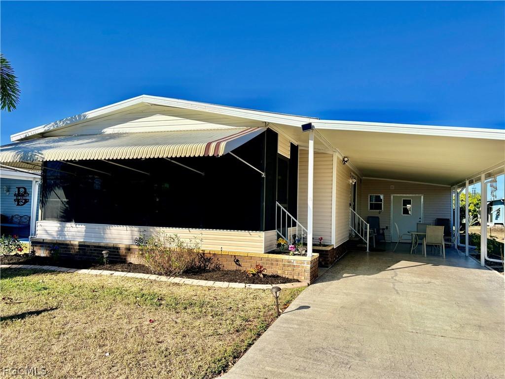 3137 Old Farm House Dr., North Fort Myers, FL 33917