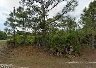 4601 Laura Ave., Lehigh Acres, FL 33971