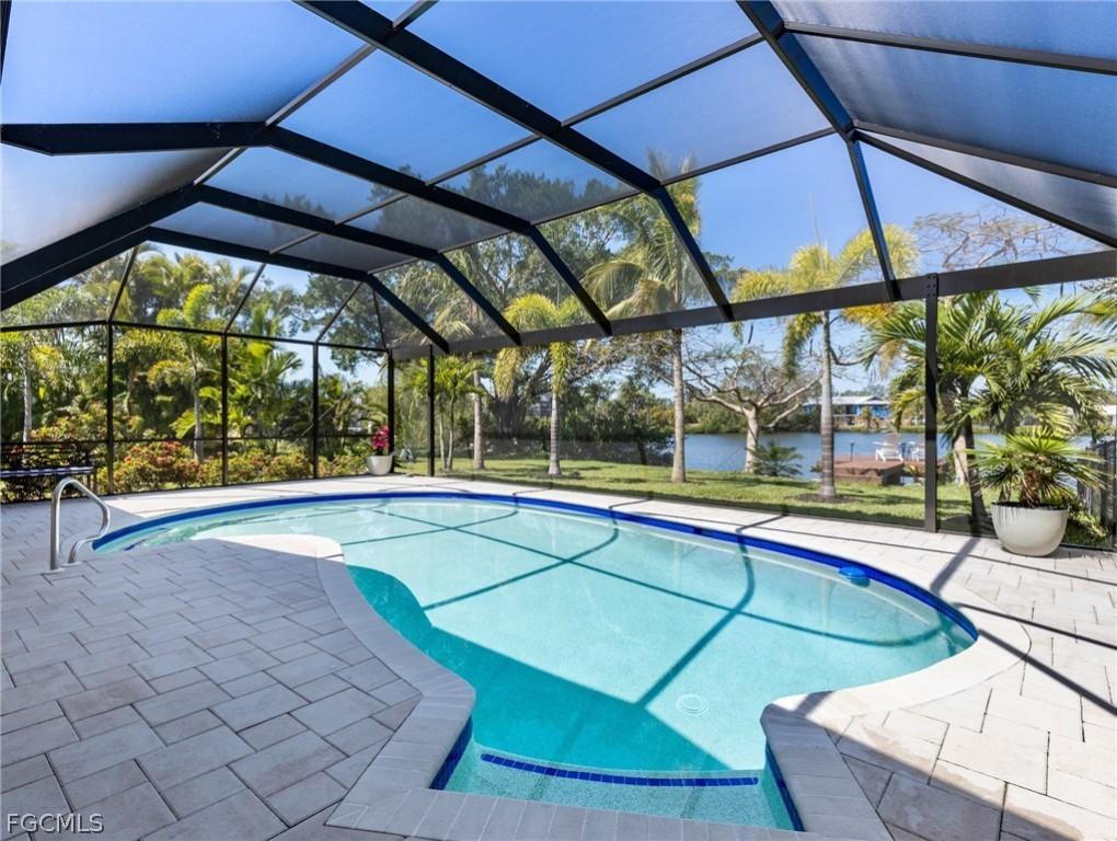 7337 Lake Dr., Fort Myers, FL 33908