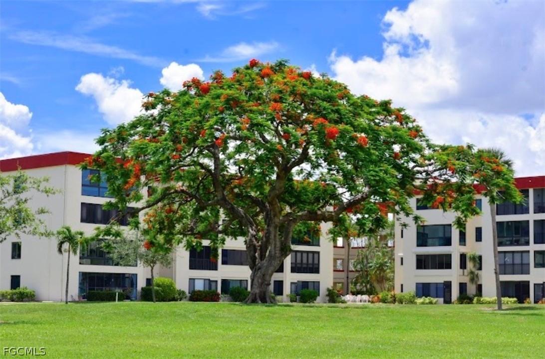 1724 Pine Valley Dr. #308, Fort Myers, FL 33907