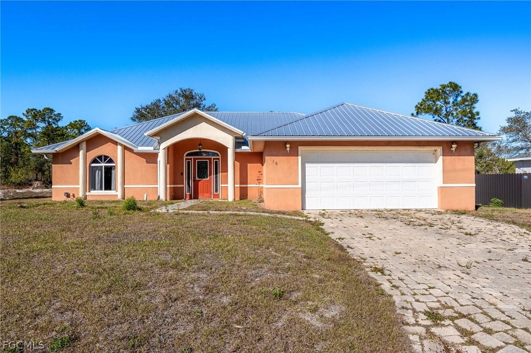 216 Aurora Ave., Lehigh Acres, FL 33974