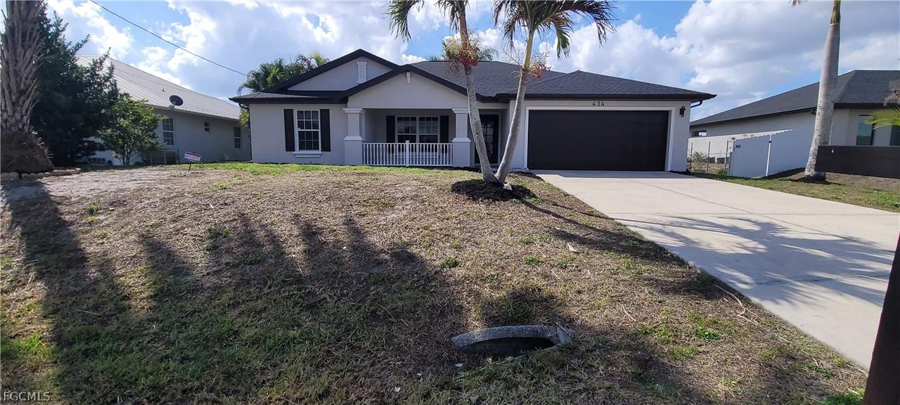 434 Picturesque Ave., Lehigh Acres, FL 33974