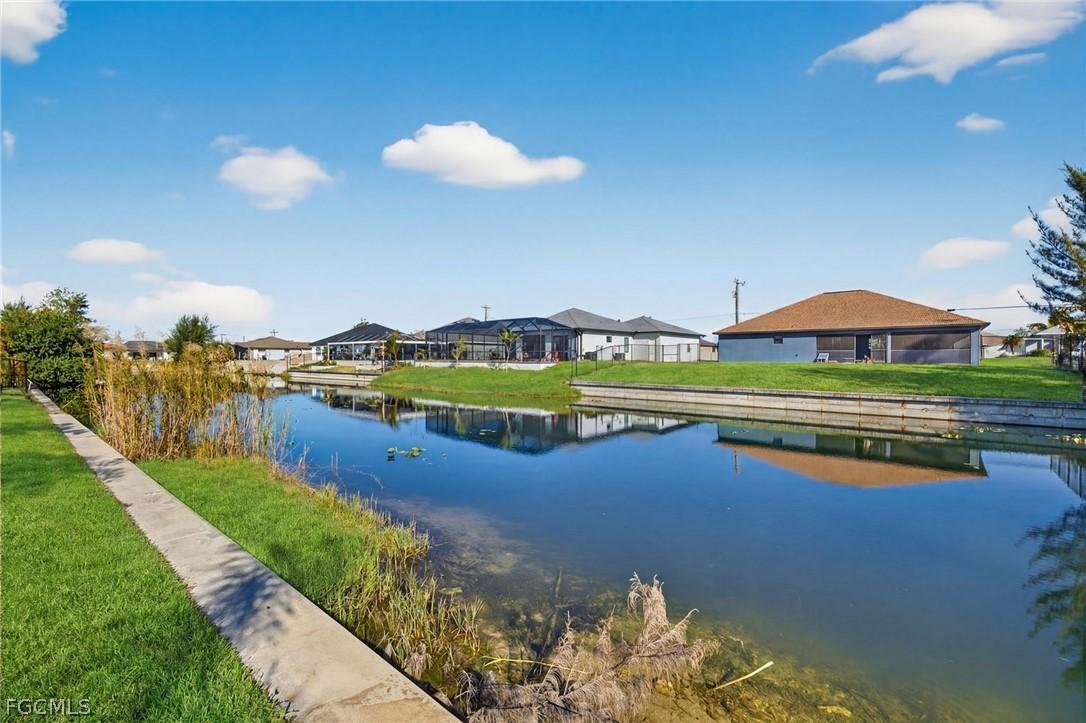 615 SW 26th Ter., Cape Coral, FL 33914