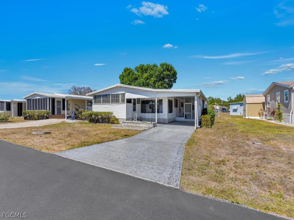 9855 Sugarmill Springs Dr., Fort Myers, FL 33905