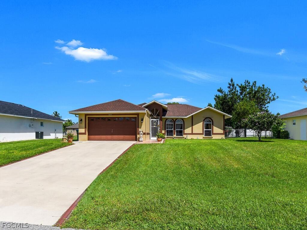 1433 SE 13th Ter., Cape Coral, FL 33990