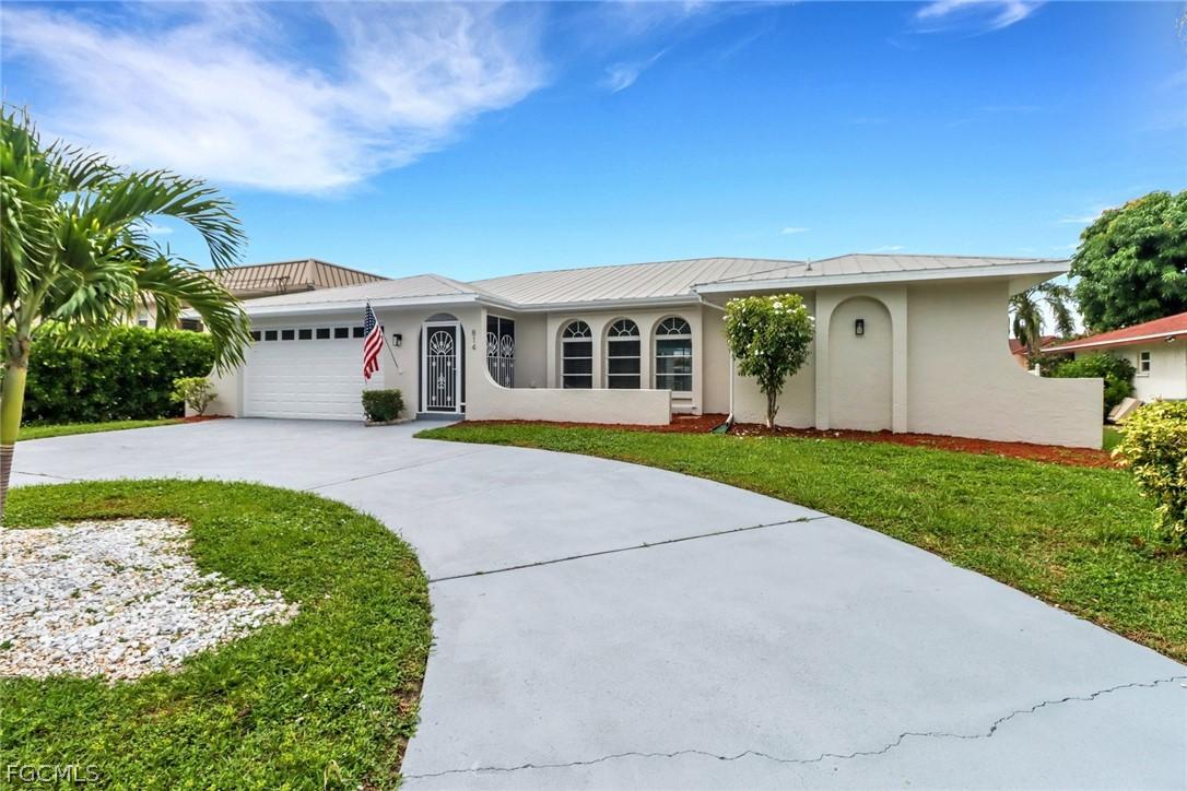 814 Victoria Dr., Cape Coral, FL 33904