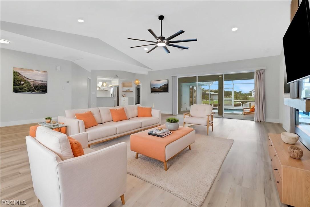 814 Victoria Dr., Cape Coral, FL 33904