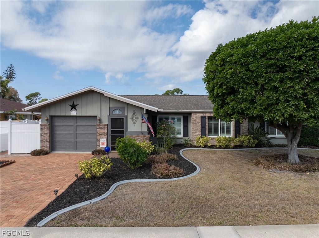 4721 Orange Grove Blvd., North Fort Myers, FL 33903