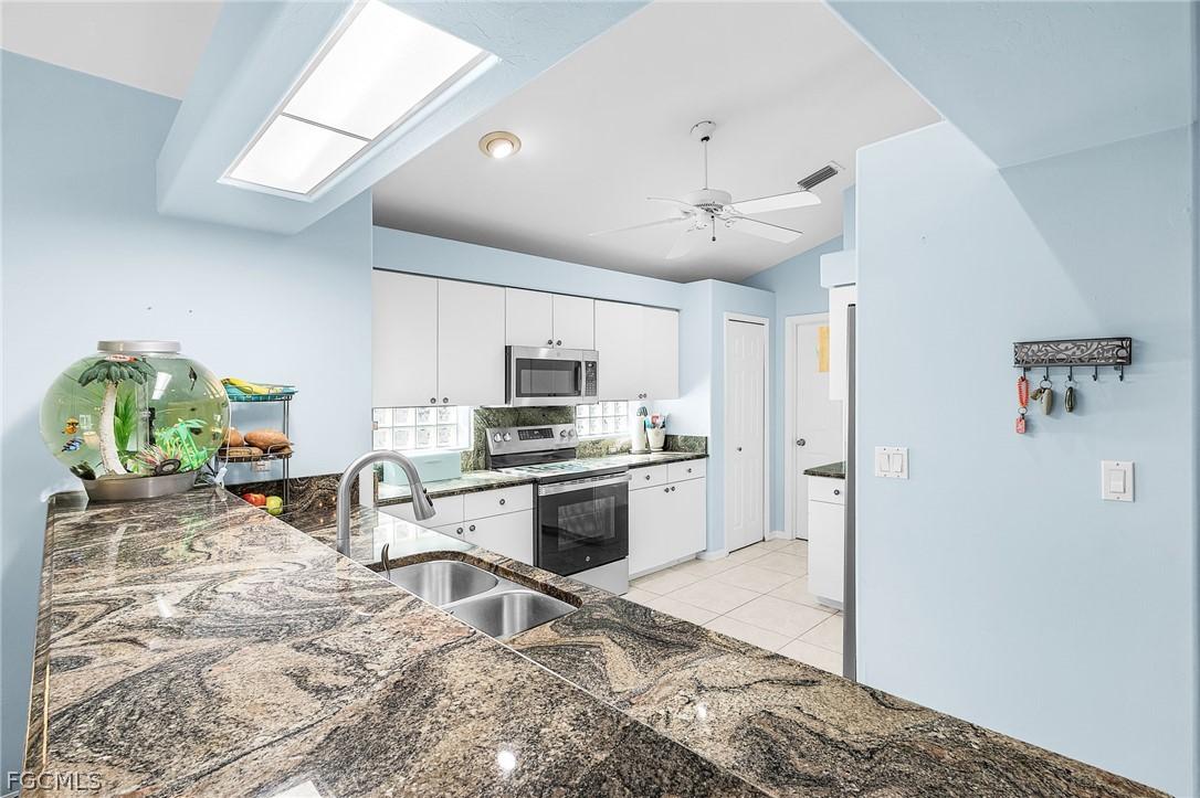 9391 Palm Island Cir., North Fort Myers, FL 33903