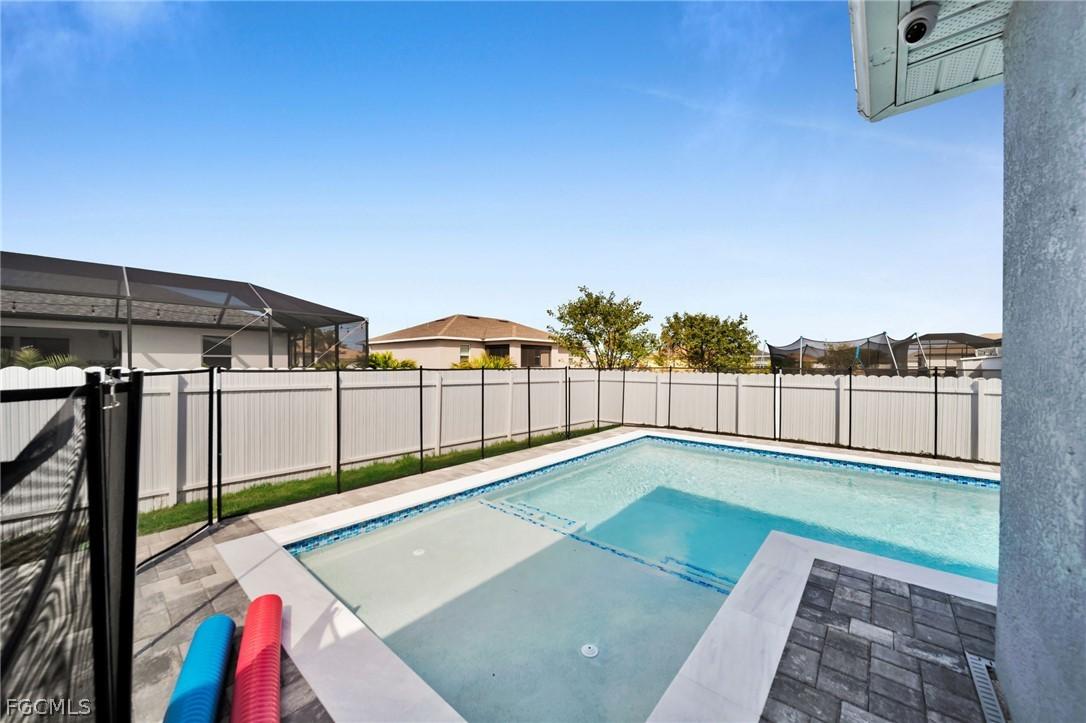 312 NW 17th Pl., Cape Coral, FL 33993