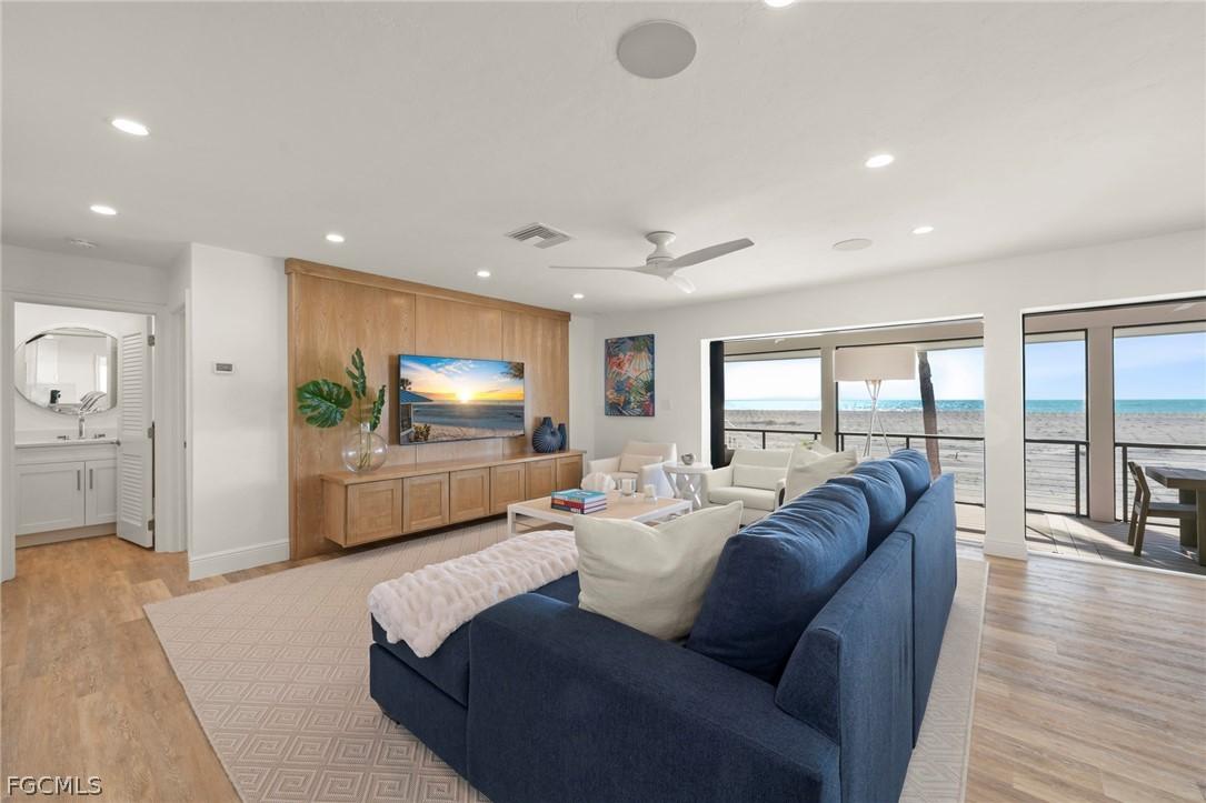 19 Beach Homes, Captiva, FL 33924