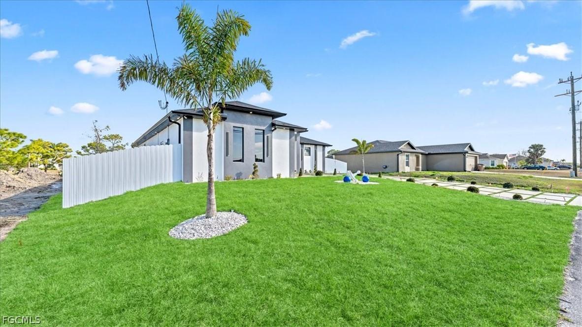 2711 Van Buren Pkwy., Cape Coral, FL 33993