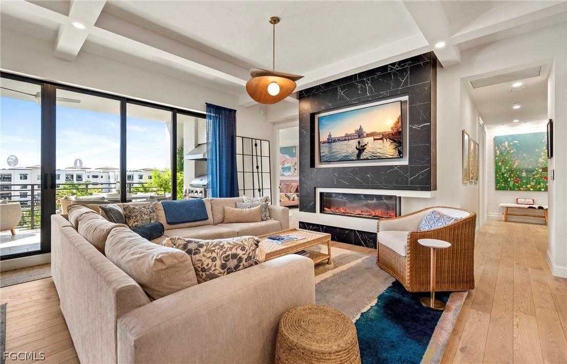 1125 Central Ave. #560, Naples, FL 34102