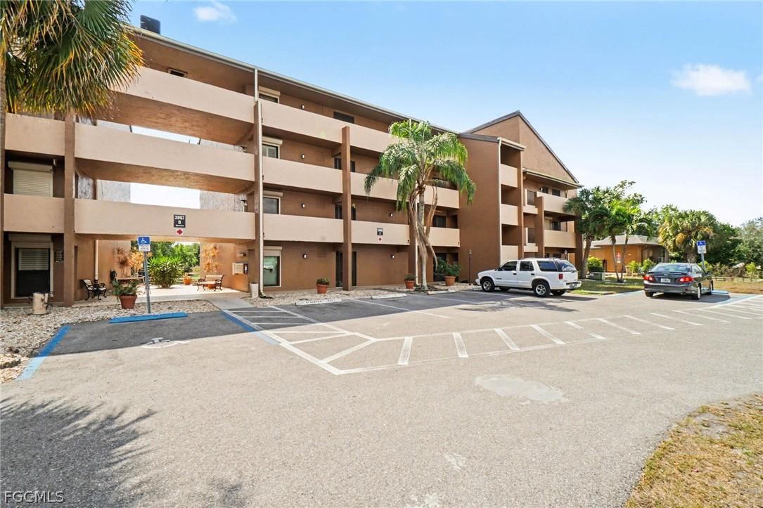 2069 W Lakeview Blvd. #5, North Fort Myers, FL 33903