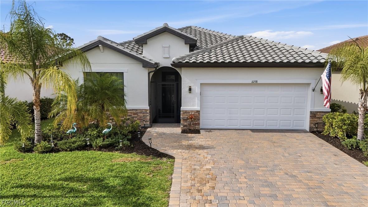 11238 Shady Blossom Dr., Fort Myers, FL 33913