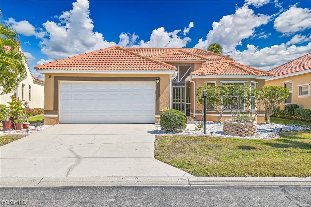 9918 Las Casas Dr., Fort Myers, FL 33919