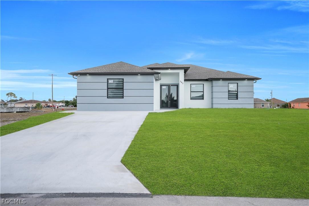 363 Paulcrest Ave., Lehigh Acres, FL 33974
