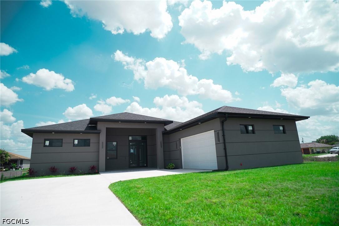 812 Chapel Ave., Lehigh Acres, FL 33971