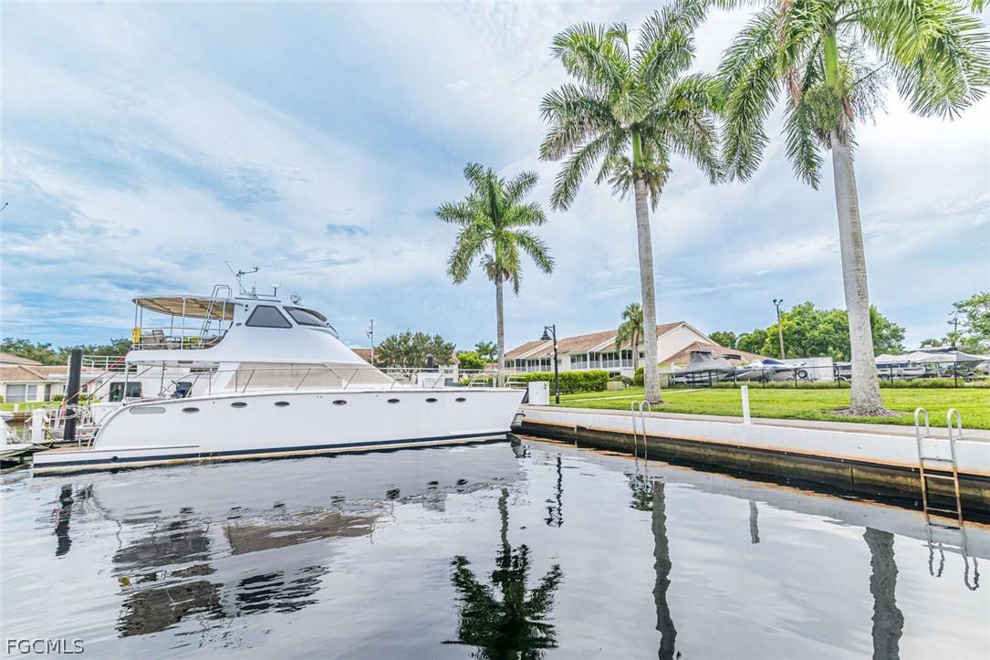 525 Newport Dr., Naples, FL 34114