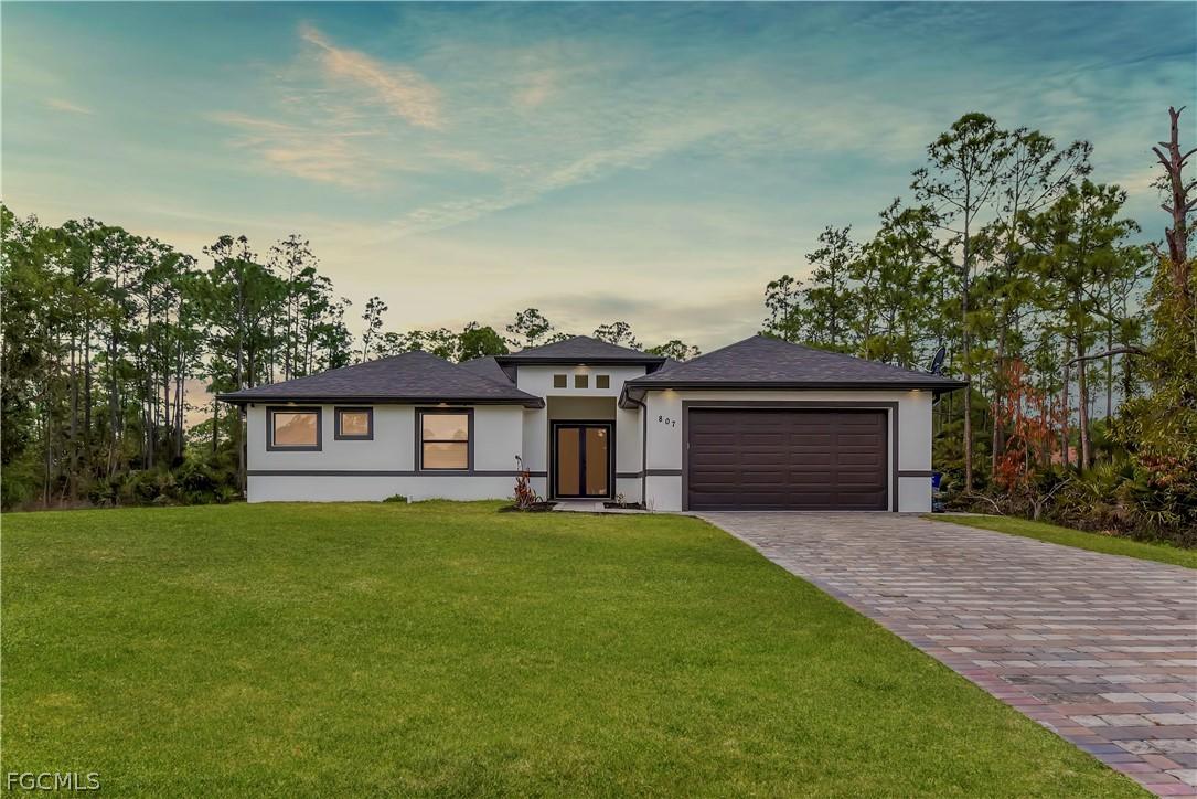 807 Columbus Ave., Lehigh Acres, FL 33972
