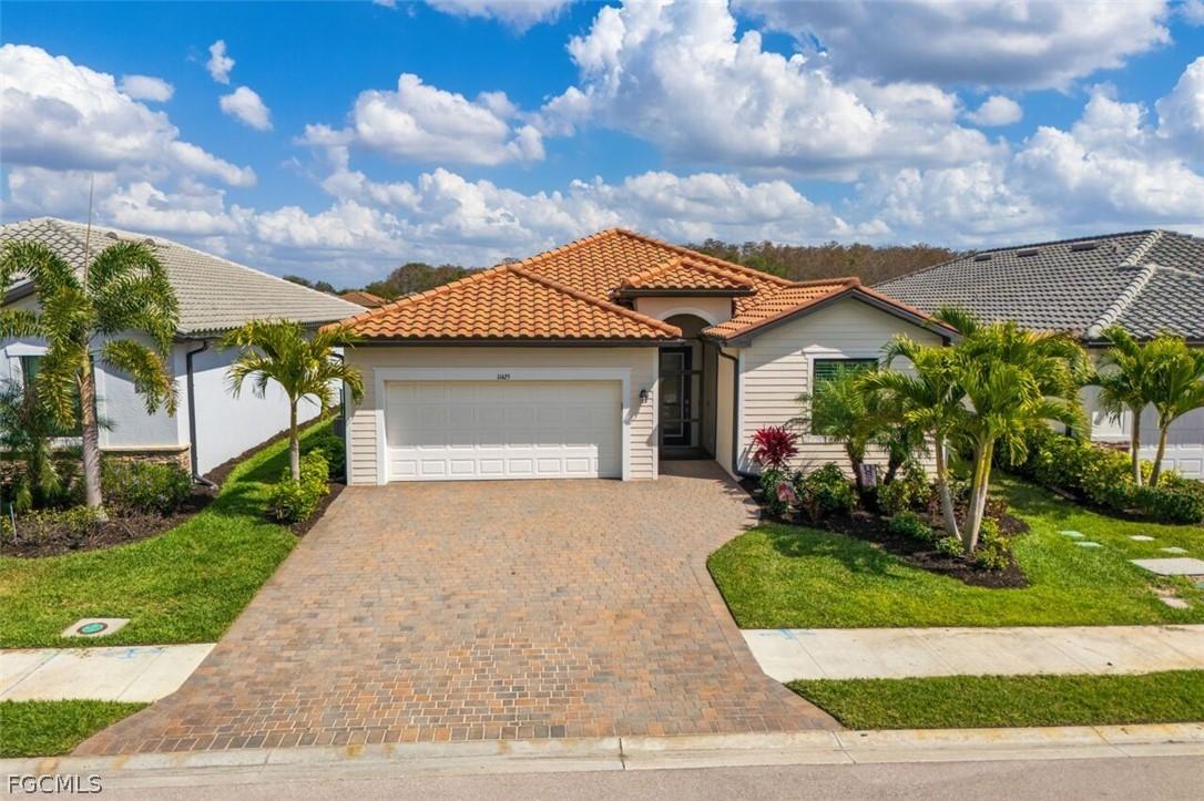 11425 Shady Blossom Dr., Fort Myers, FL 33913
