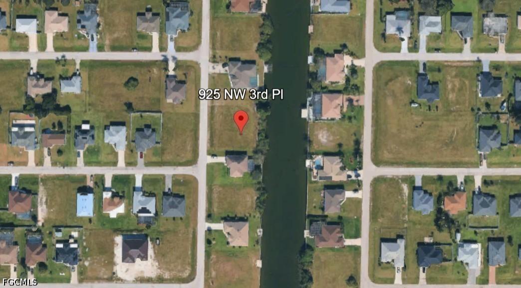 925 NW 3rd Pl., Cape Coral, FL 33993