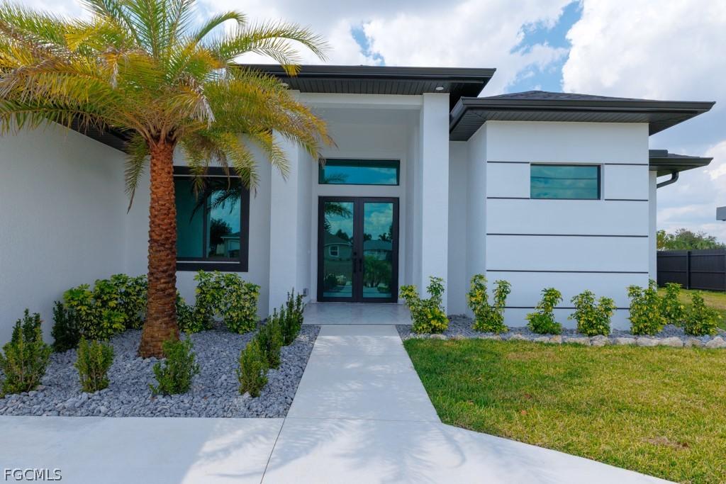2716 NW 4th Pl., Cape Coral, FL 33993