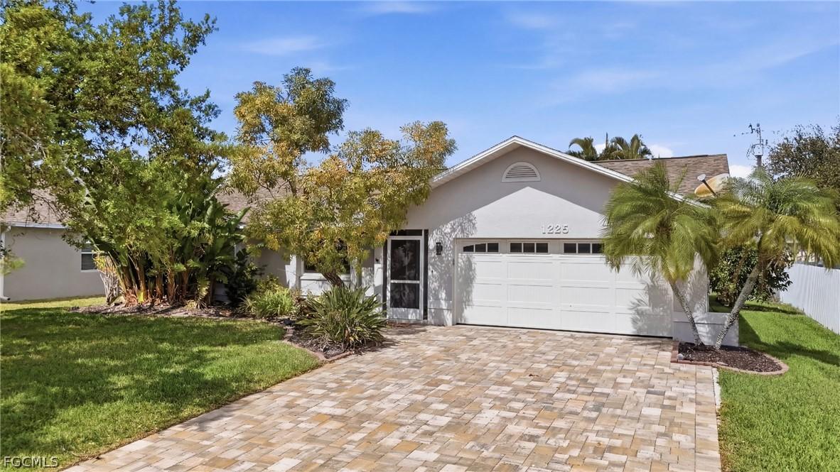 1225 SW 34th Ter., Cape Coral, FL 33914