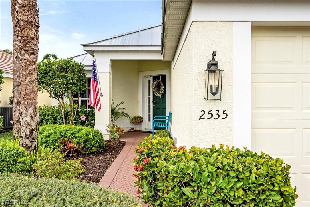 2535 Woodbourne Pl., Cape Coral, FL 33991