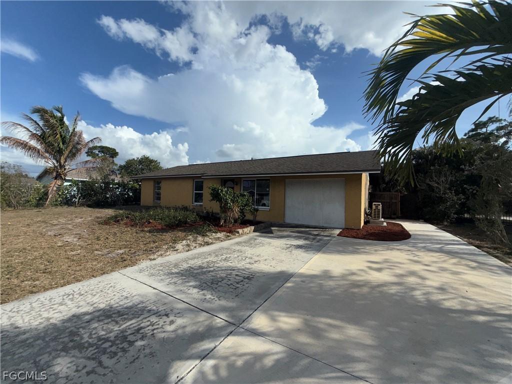 9112 Pineapple Rd., Fort Myers, FL 33967