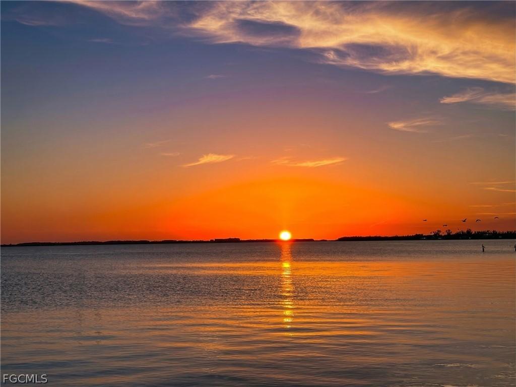 1028 Dolphin Dr., Cape Coral, FL 33904