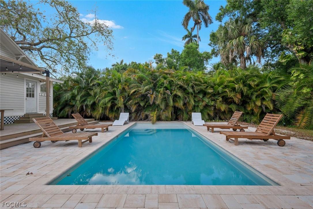 2723 Second St., Fort Myers, FL 33916