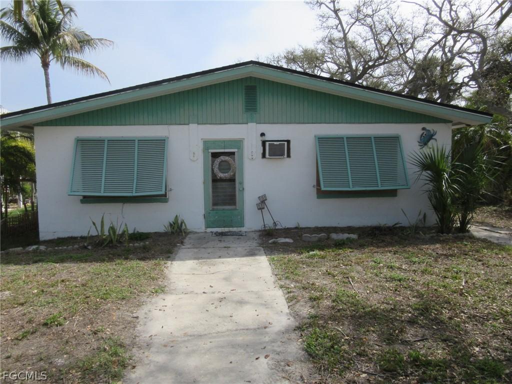 123 Falkirk St., Fort Myers Beach, FL 33931
