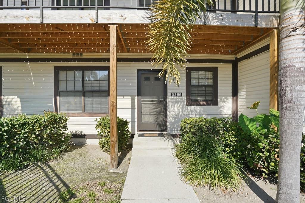 5369 Treetops Dr. #M102, Naples, FL 34113