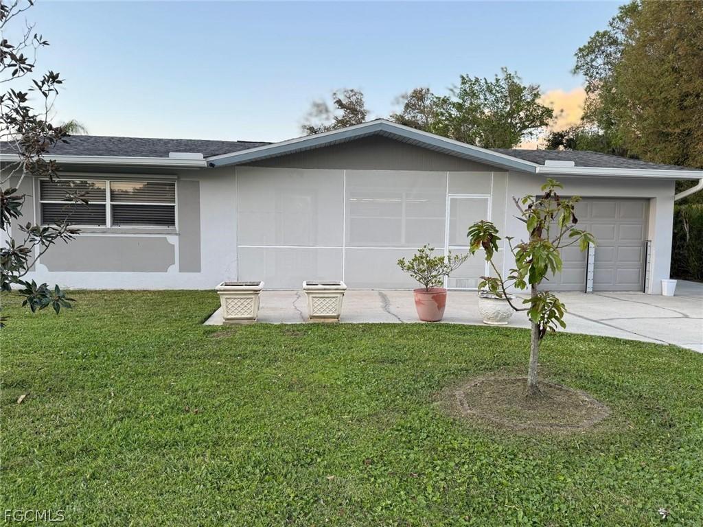 698 Muscogee Dr., North Fort Myers, FL 33903