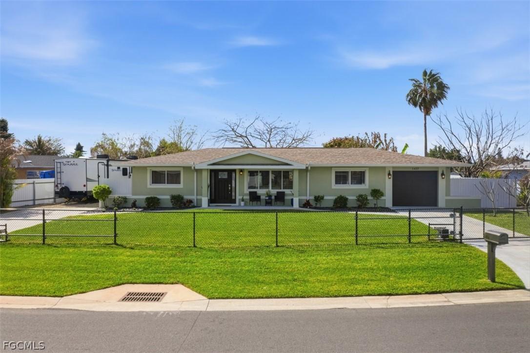 1437 Alwynne Dr., Lehigh Acres, FL 33936