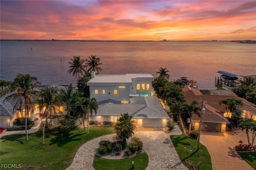 2302 SE 28th St., Cape Coral, FL 33904