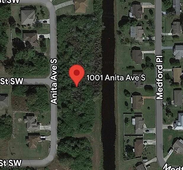 1001 Anita Ave., Lehigh Acres, FL 33976