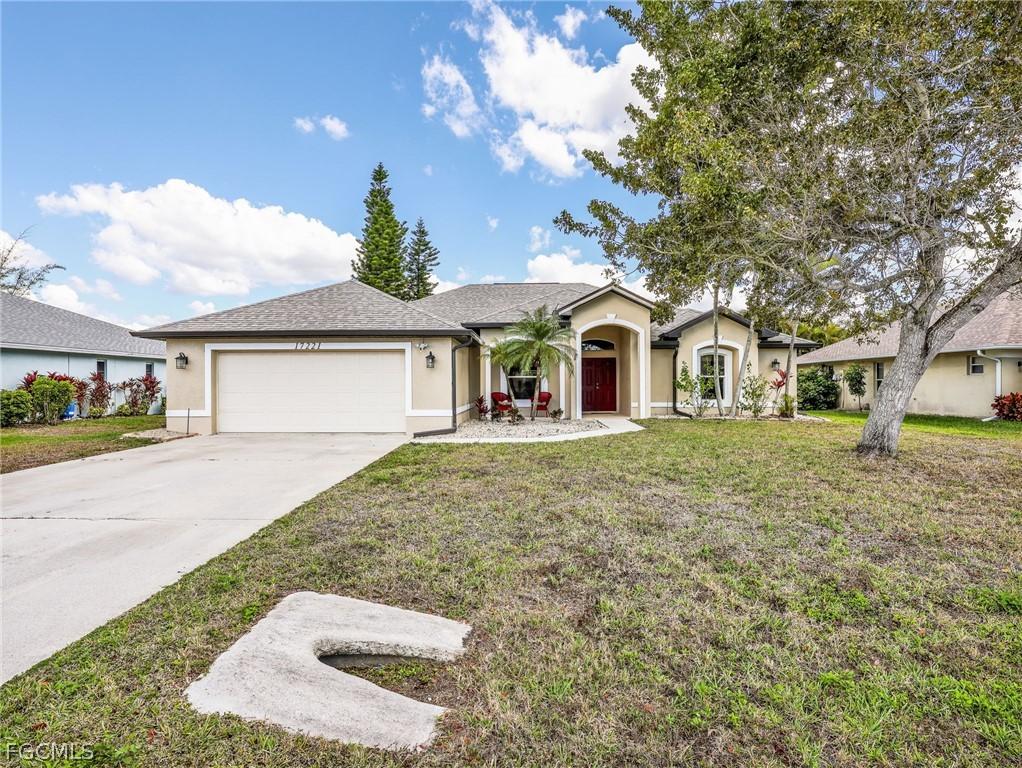 17221 Trappers Dr., Fort Myers, FL 33967