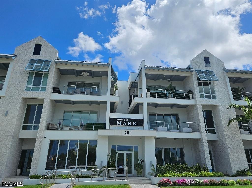 201 8th St. #309, Naples, FL 34102