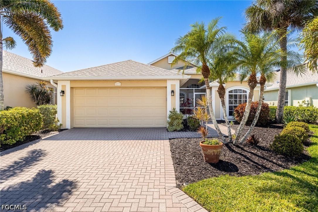 9273 Palm Island Cir., North Fort Myers, FL 33903