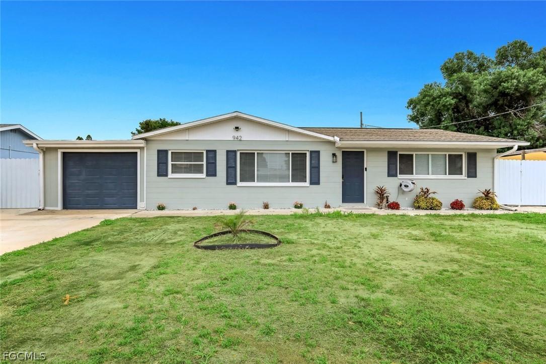 942 Narcissus St., North Fort Myers, FL 33903