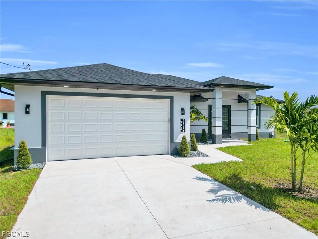 172 Pembroke St., Lehigh Acres, FL 33974